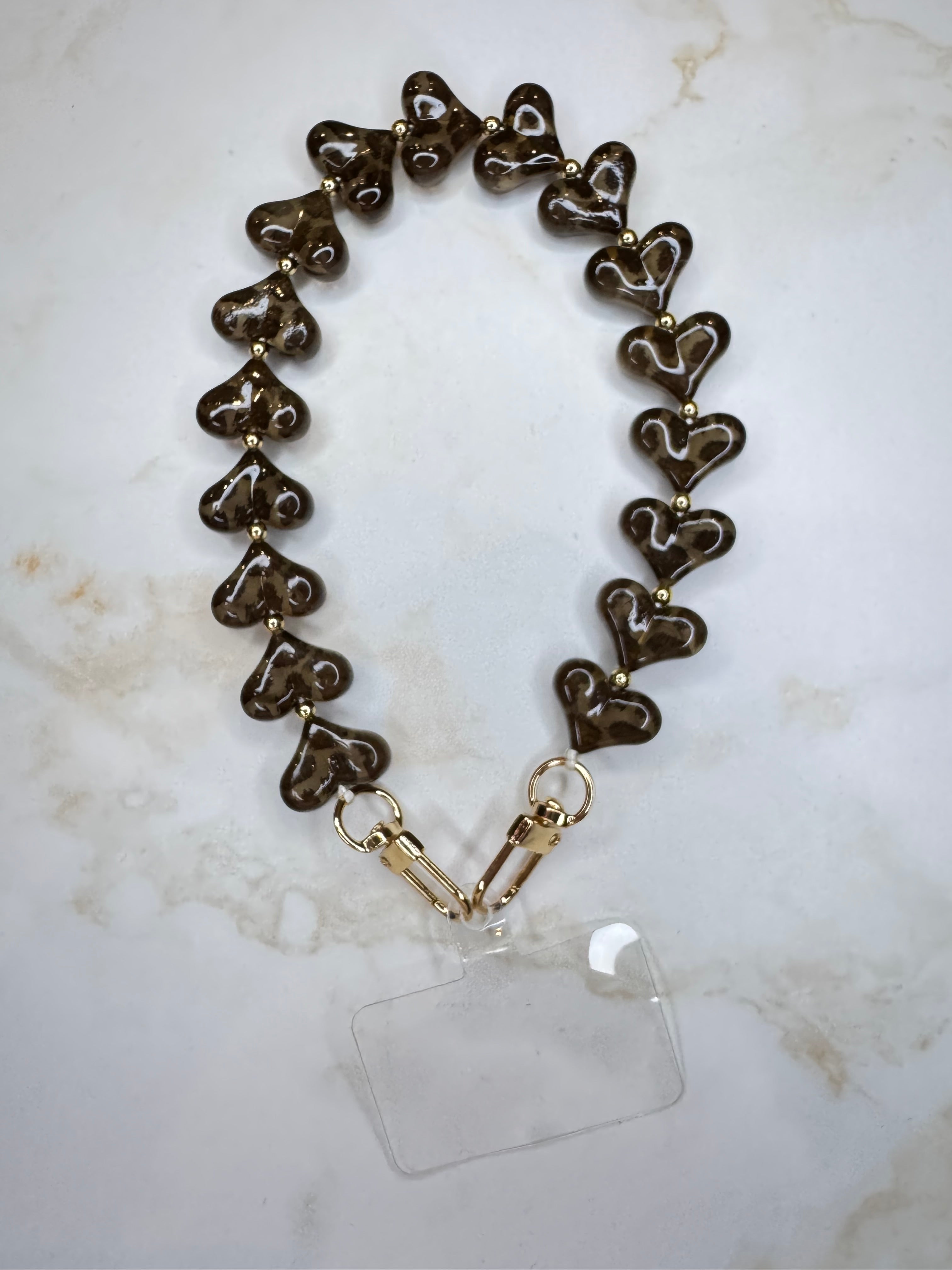 Olivia - Telefoonkoord hartjes - bruin