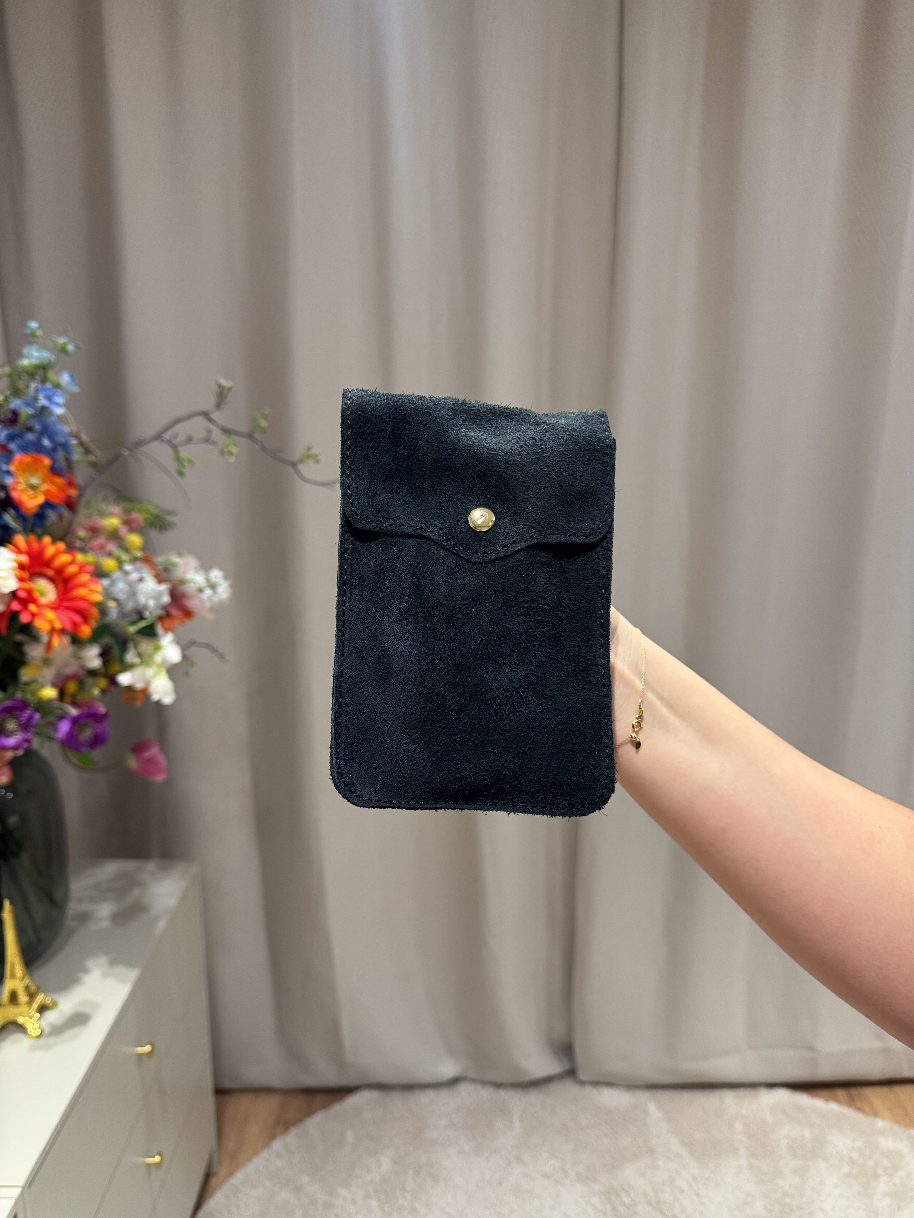 Noa - Suede telefoontasje - zwart