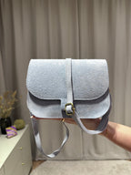 Flora - Suede tas - lichtblauw