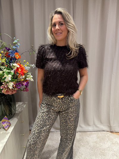 Vivian - Fluffy top met pailletten - bruin