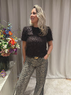 Vivian - Fluffy top met pailletten - bruin