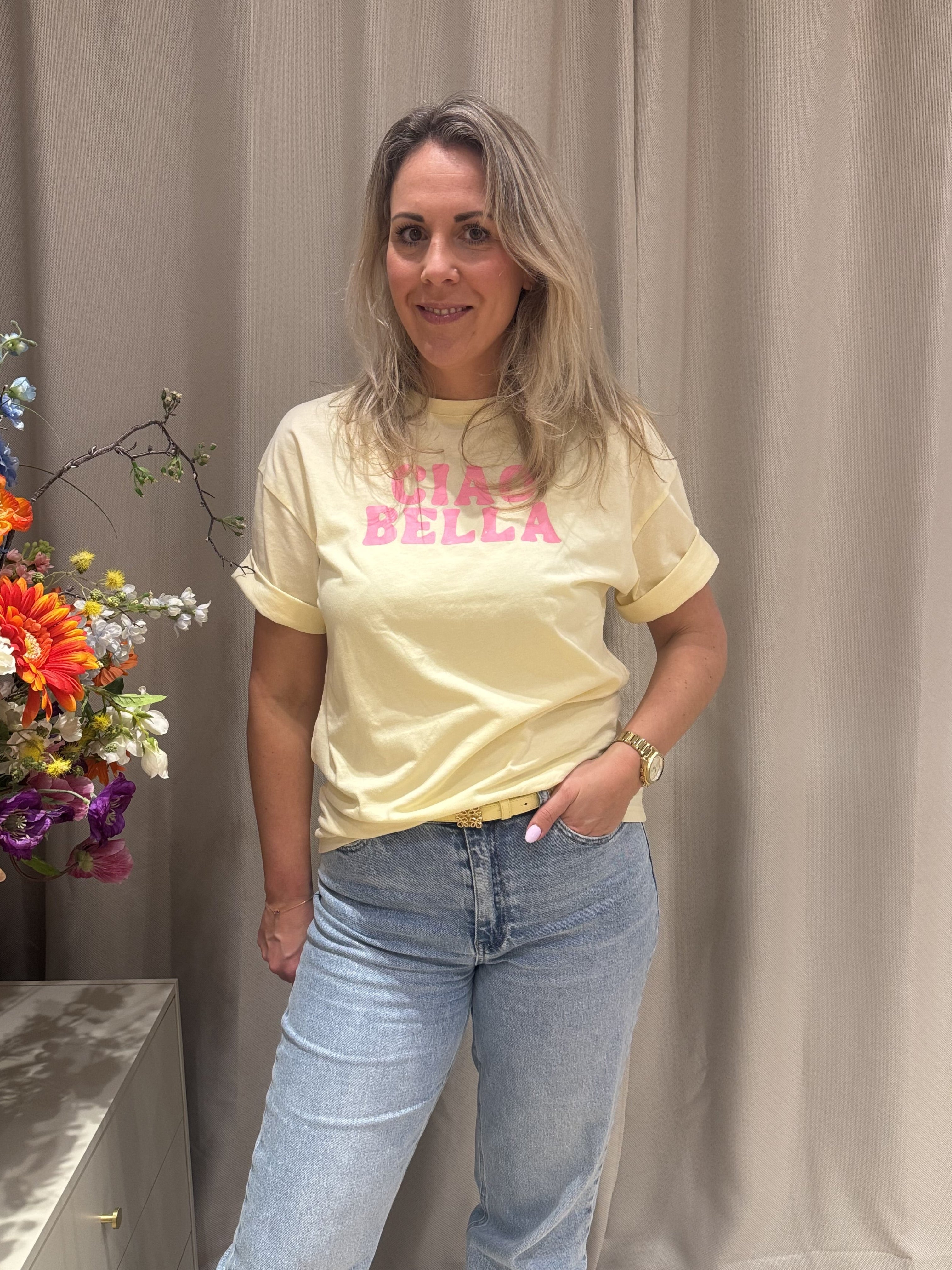 Louna - T-shirt Ciao Bella - zachtgeel