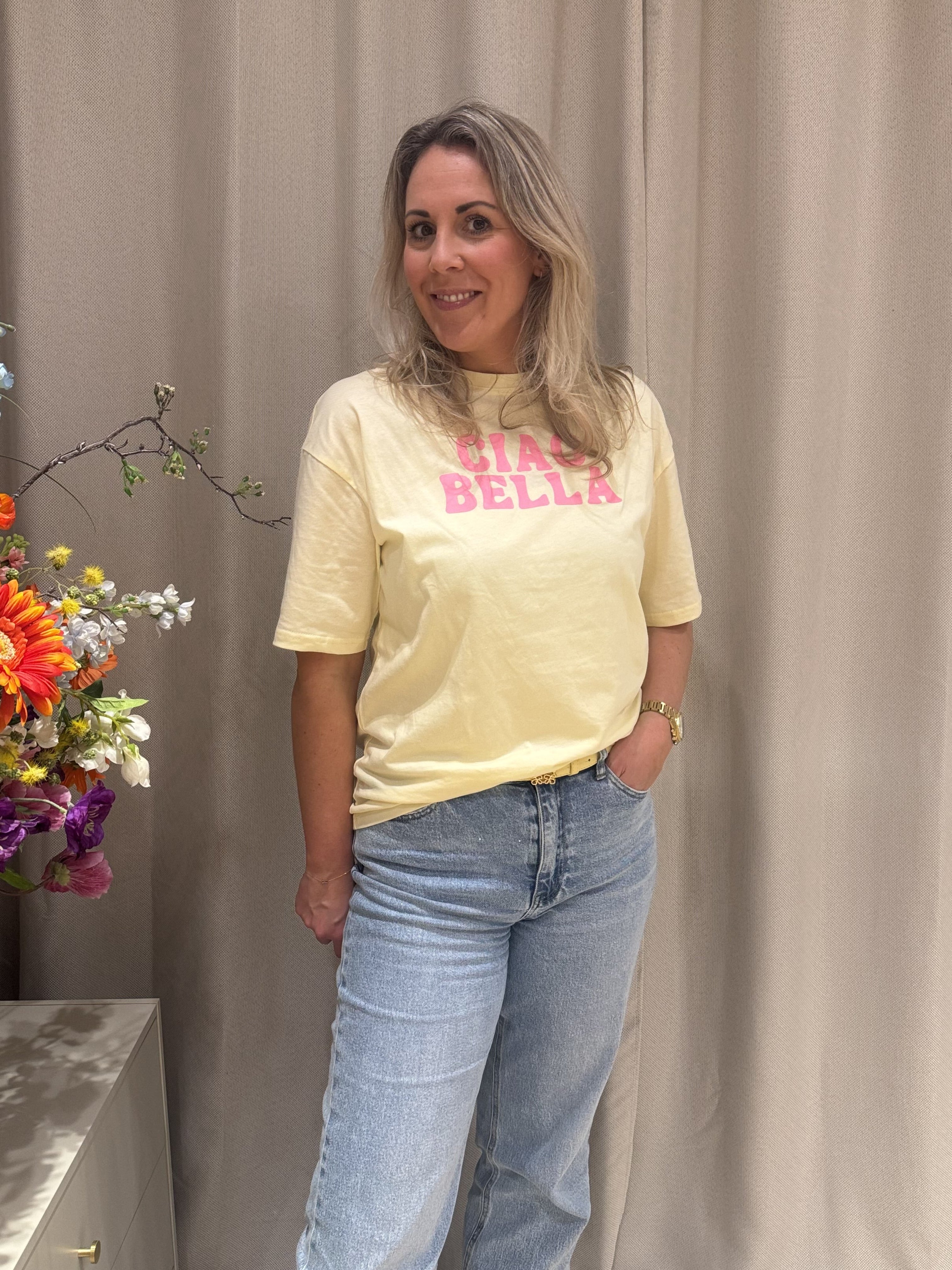 Louna - T-shirt Ciao Bella - zachtgeel