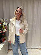 Ambre - Blazer kanten mouw - beige
