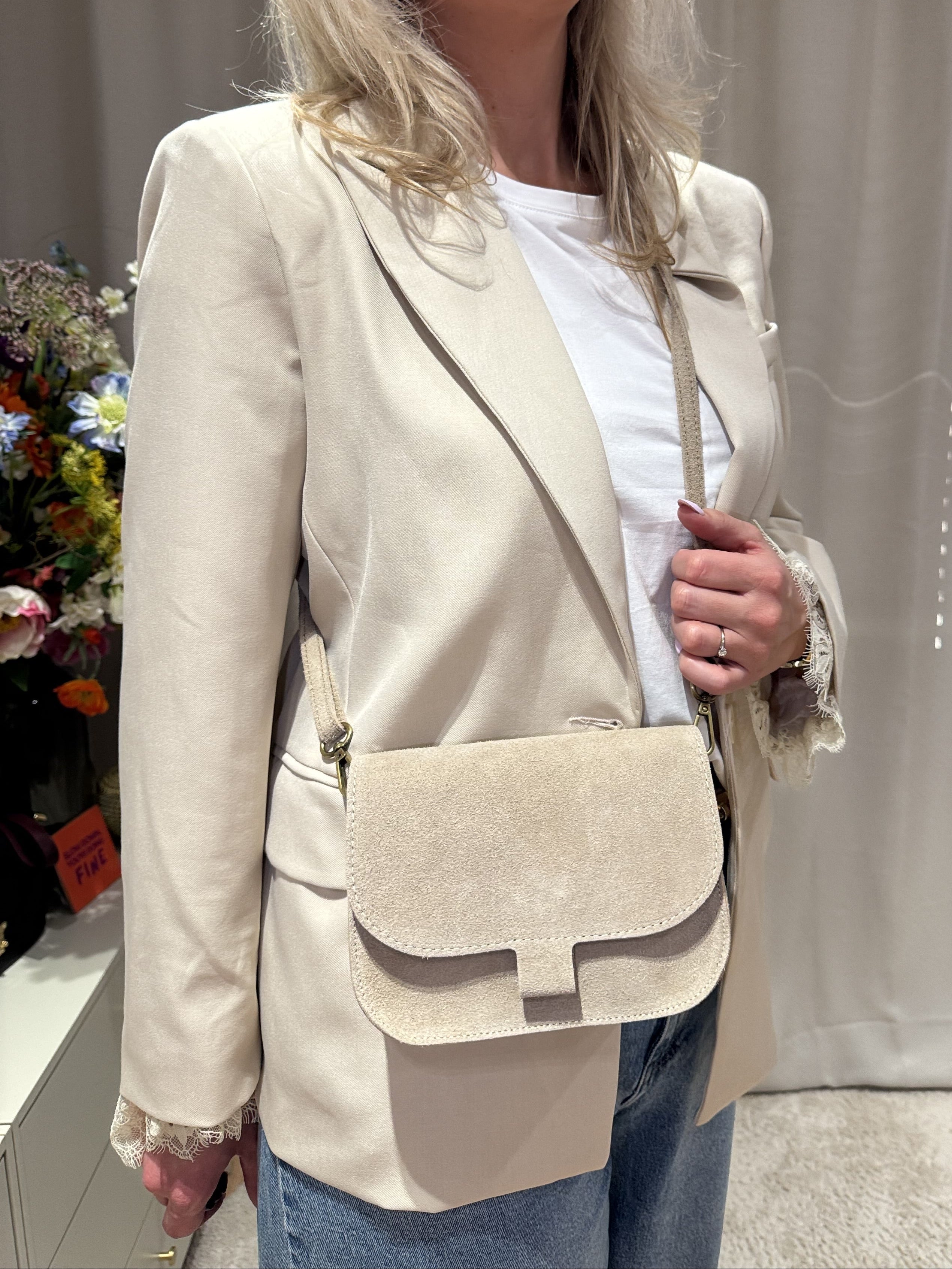 Ambre - Blazer kanten mouw - beige