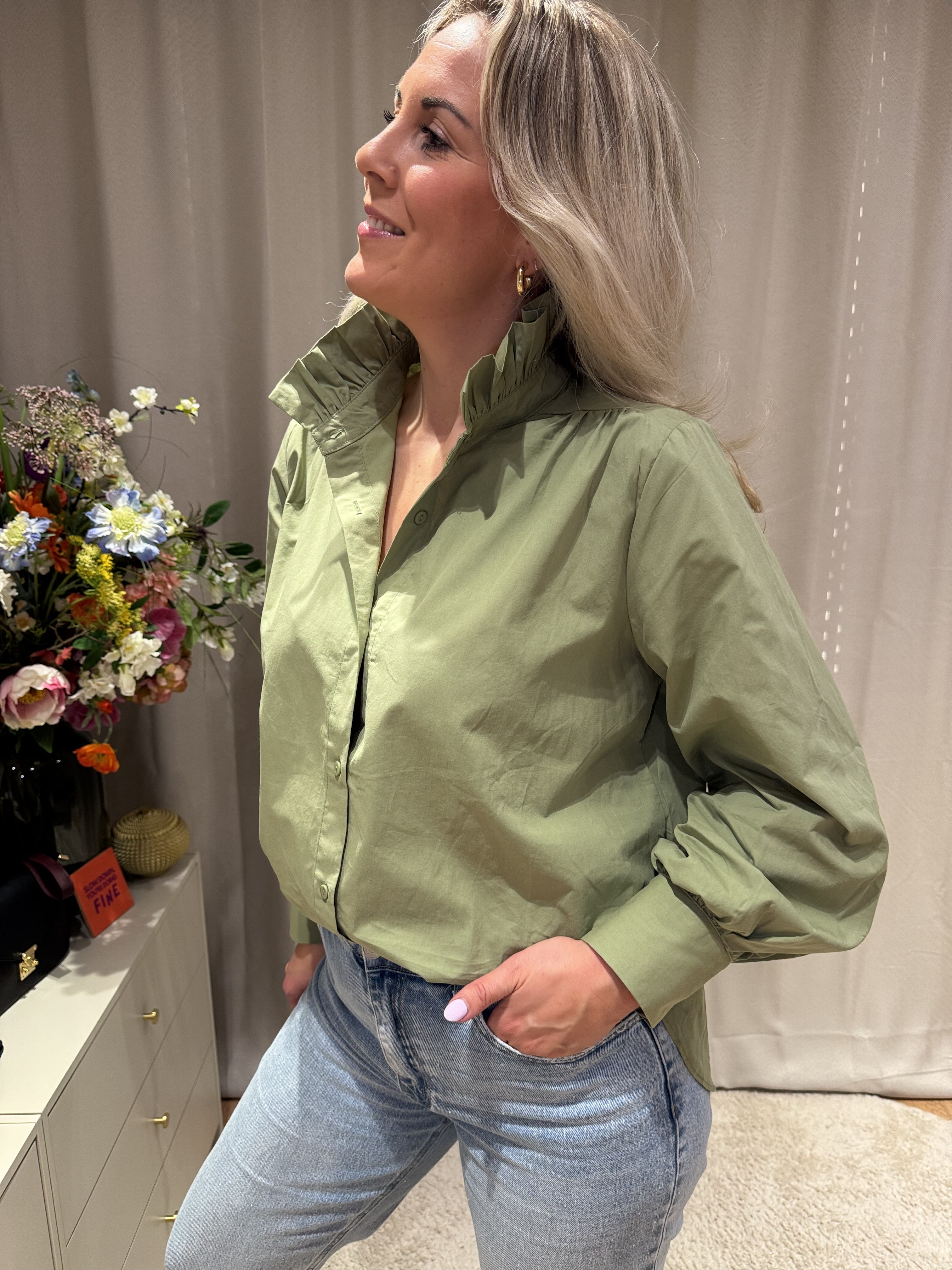 Elodie - Ruffle blouse - olijfgroen