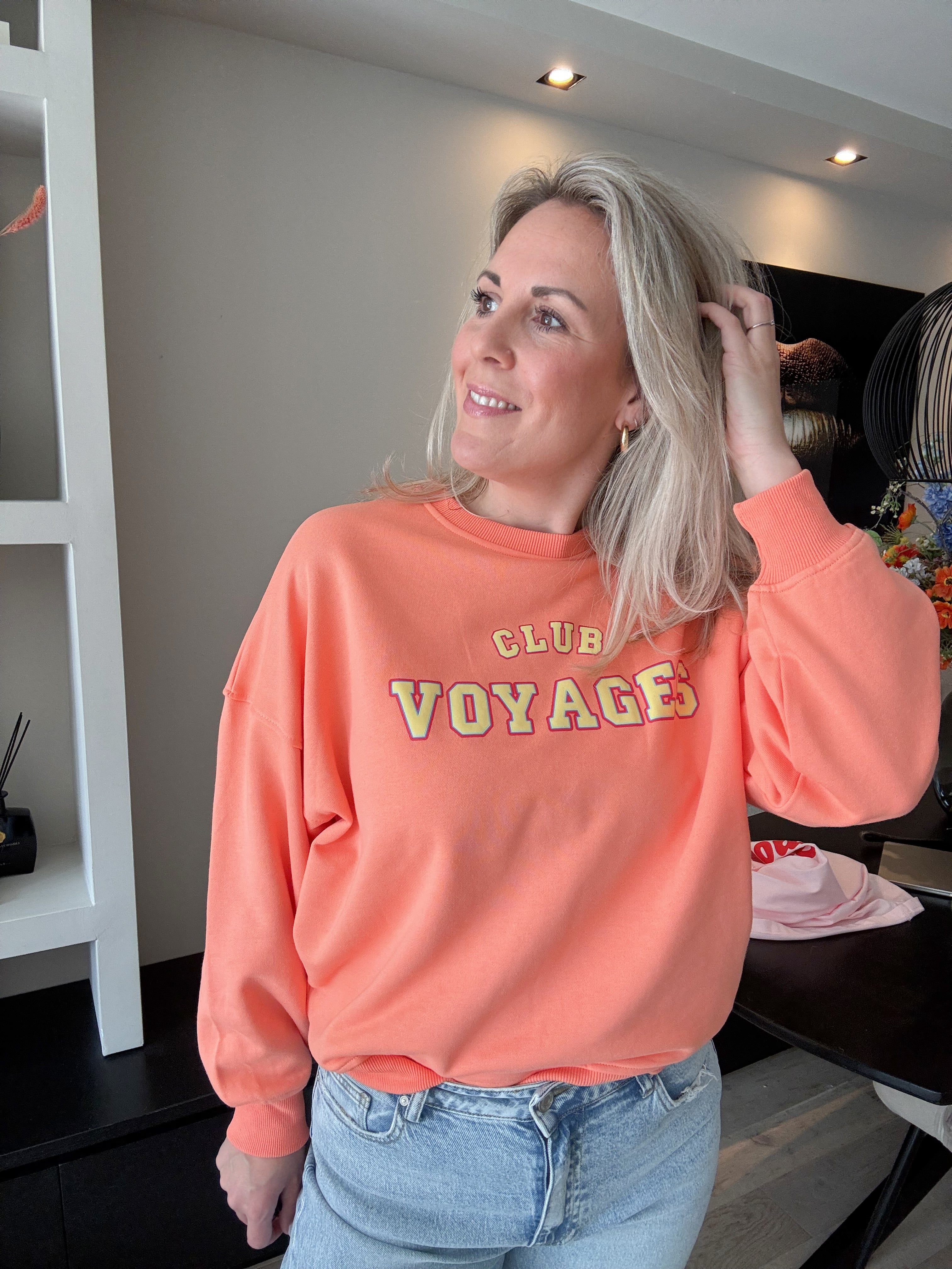 Club Voyages - Azzurro sweater - oranje