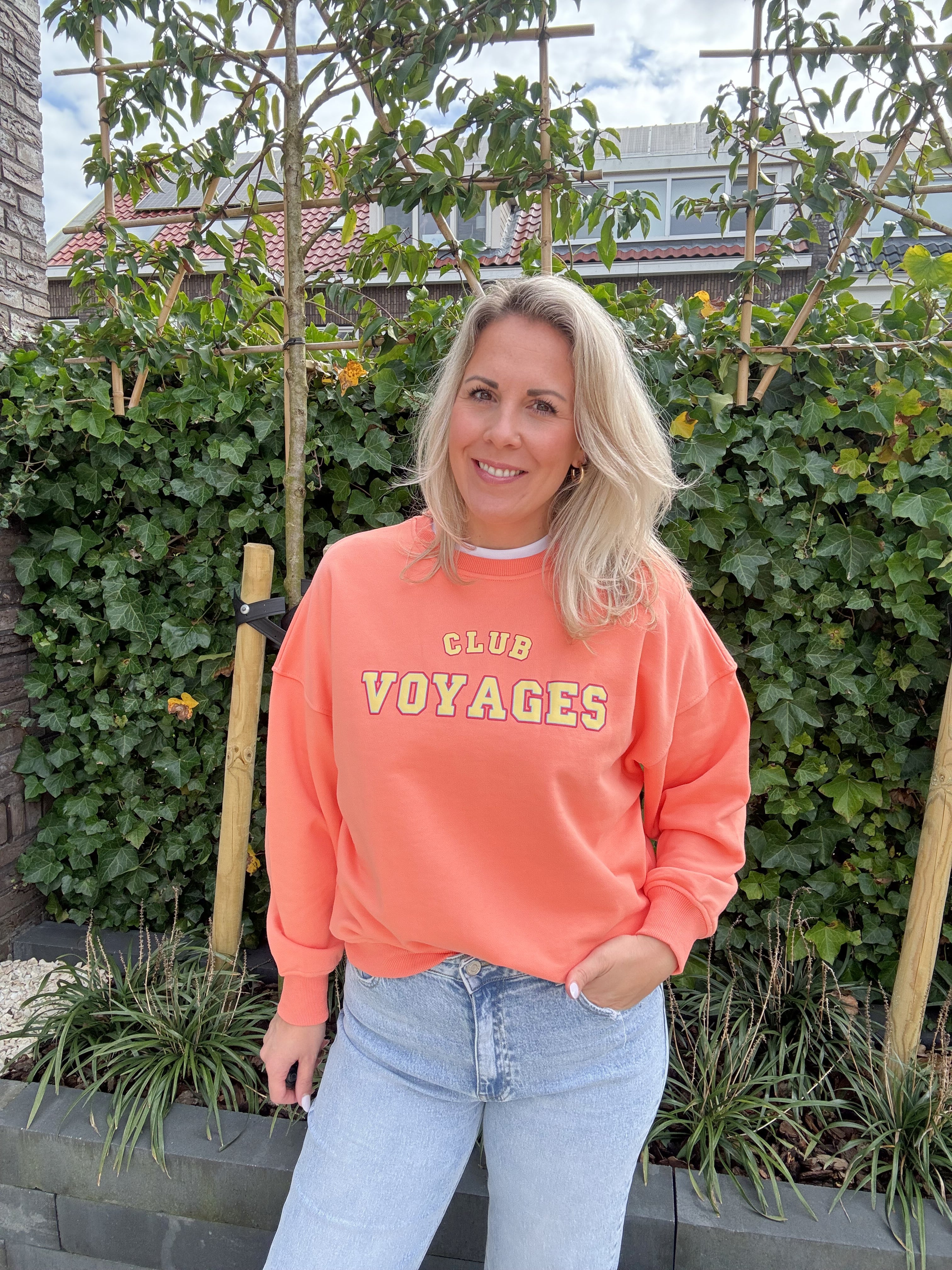 Club Voyages - Azzurro sweater - oranje