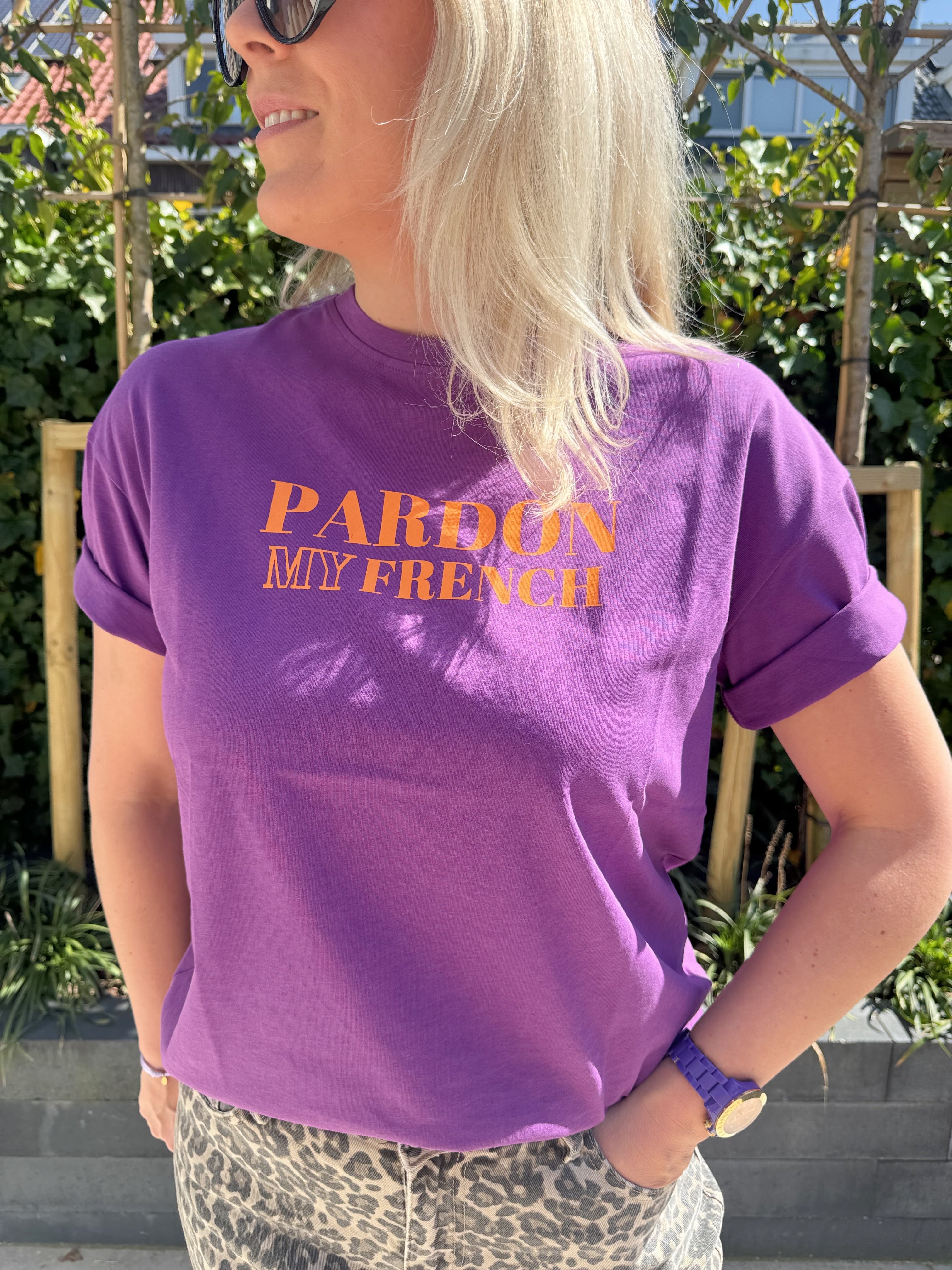 Noémie - T-shirt Pardon my French - paars/oranje