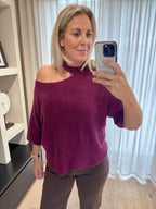 Violette - Alpaca trui offshoulder - donker fuchsia
