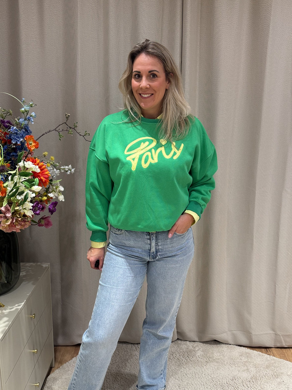 Groene oversized sweater Margot met Paris-opdruk van Jolie Amélie