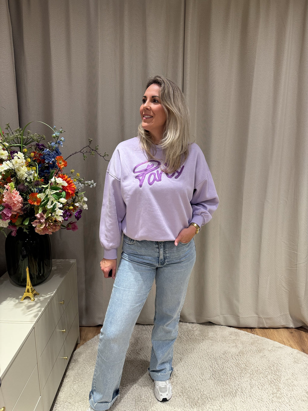 Lila oversized sweater Margot met Paris-opdruk van Jolie Amélie